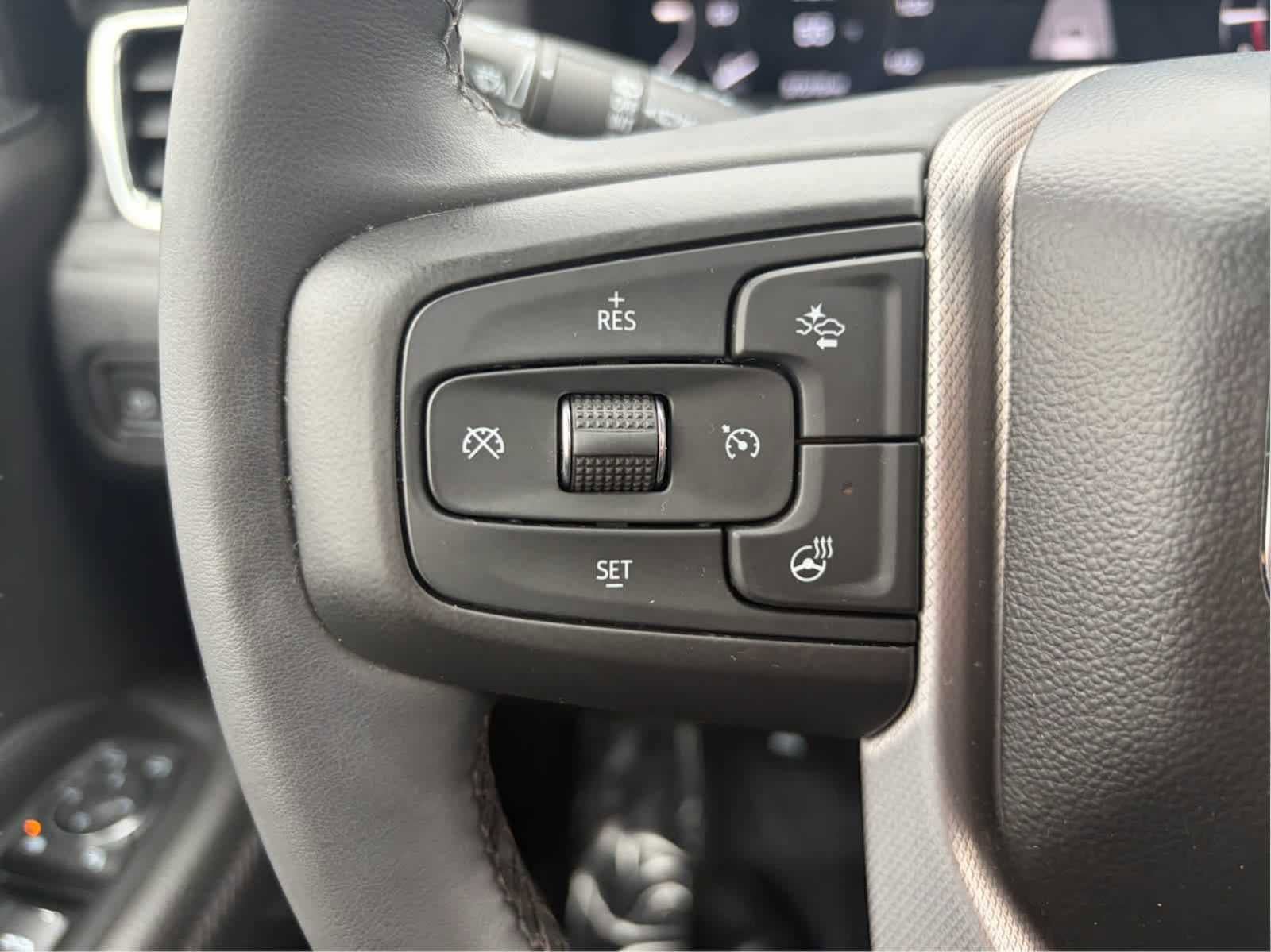 Used 2023 GMC Yukon XL Denali AWD/4WD image 13