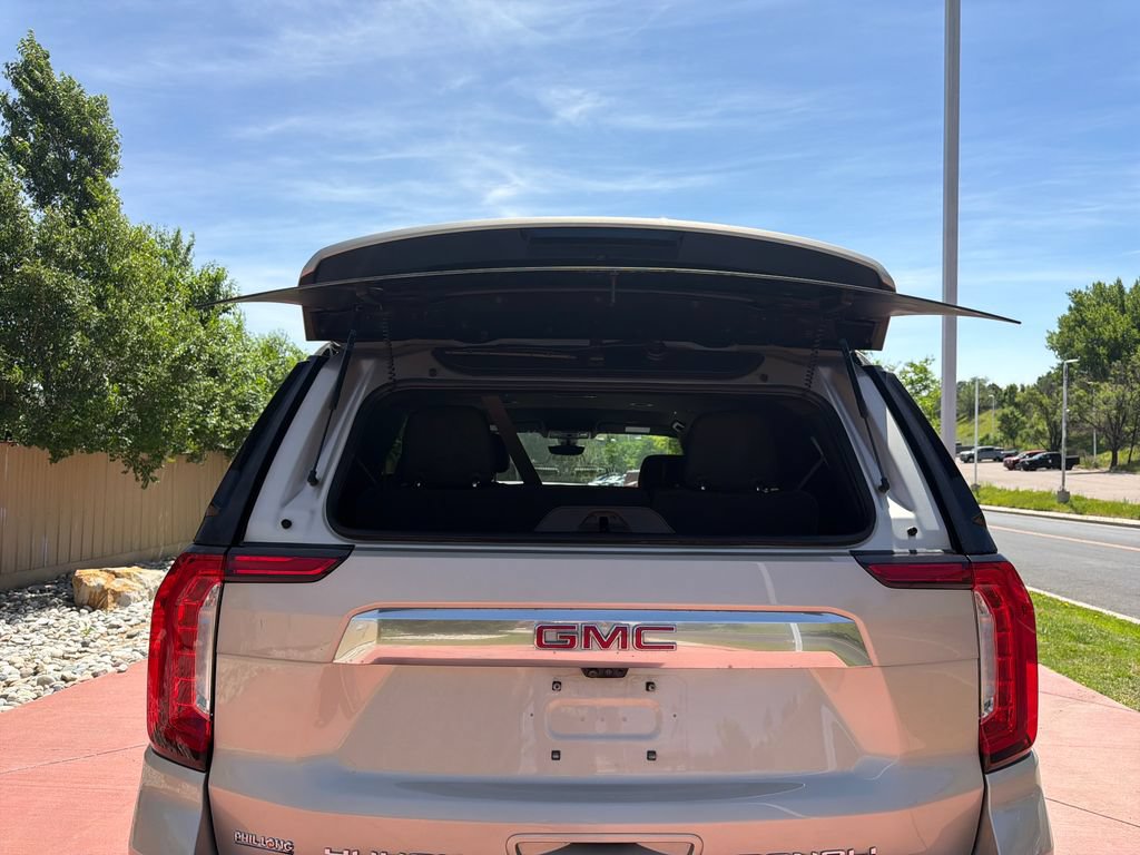 Used 2021 GMC Yukon Denali w/ Advanced Technology Package AWD/4WD image 30