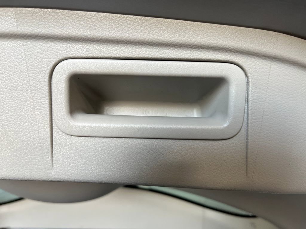 Used 2017 Nissan Leaf SV image 13