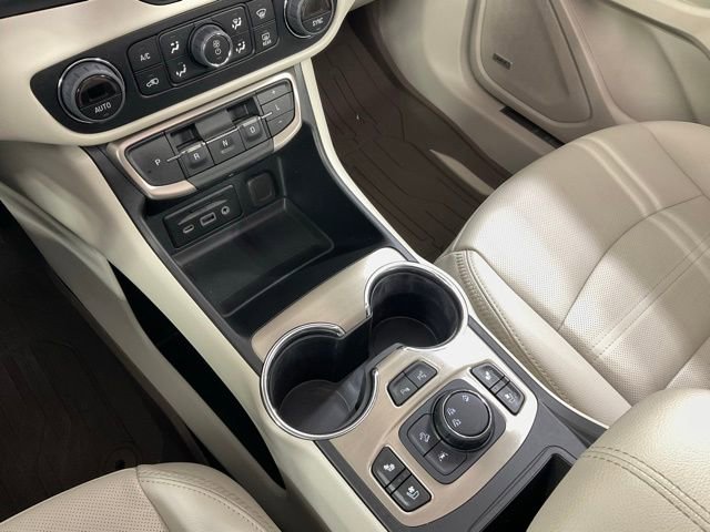 Used 2024 GMC Terrain Denali w/ Denali Premium Package image 15