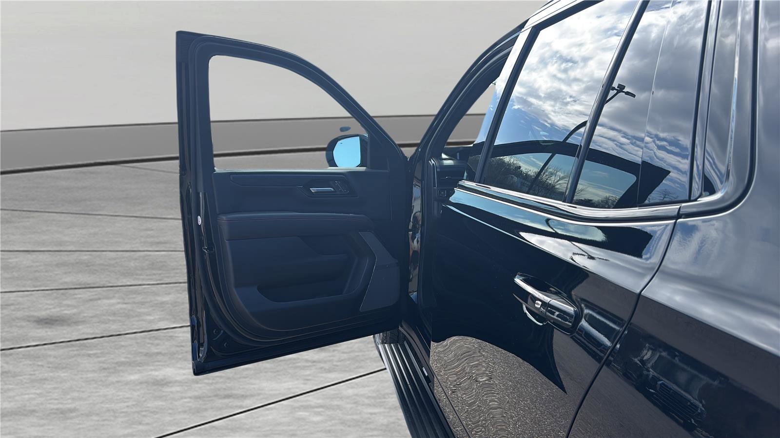 New 2026 GMC Yukon AT4 Ultimate w/ LPO, Floor Liner Package image 16