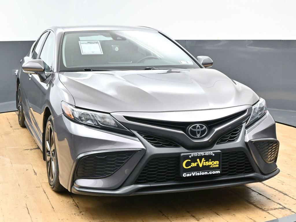 Used 2024 Toyota Camry SE FWD image 3