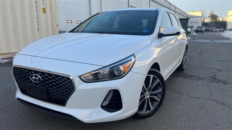 Used 2018 Hyundai Elantra GT FWD image 2