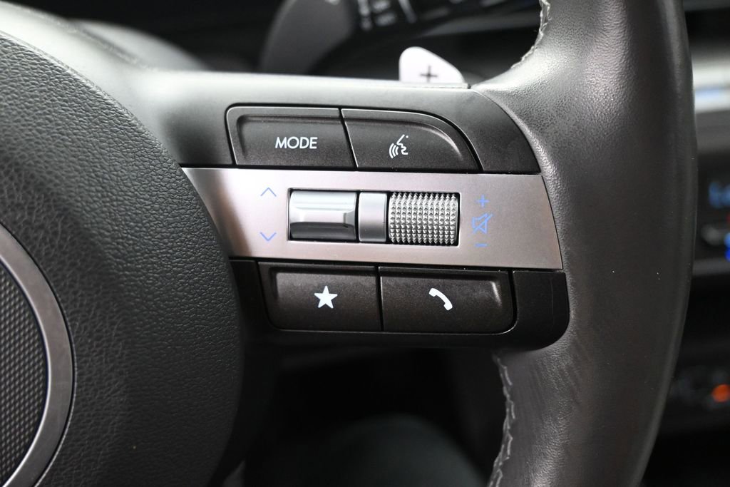 Used 2024 Hyundai Kona Limited FWD image 20