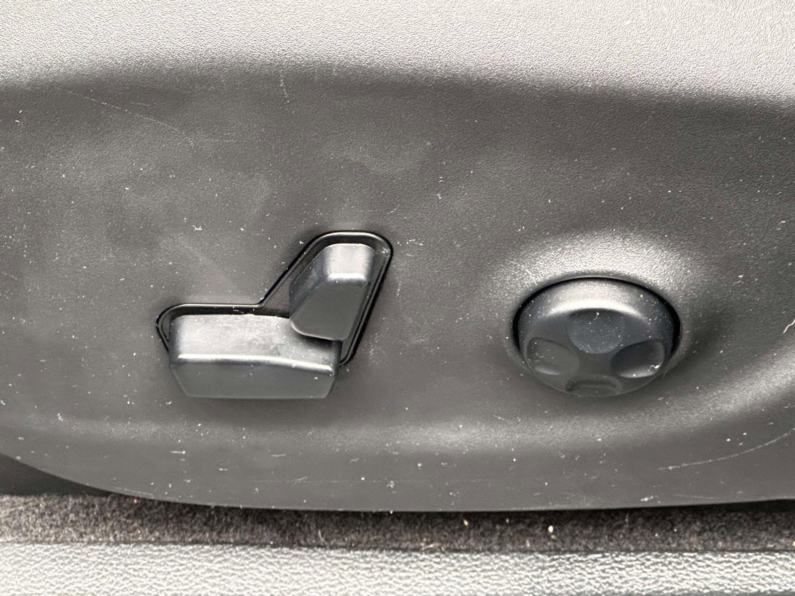 Used 2020 Jeep Cherokee Limited image 15