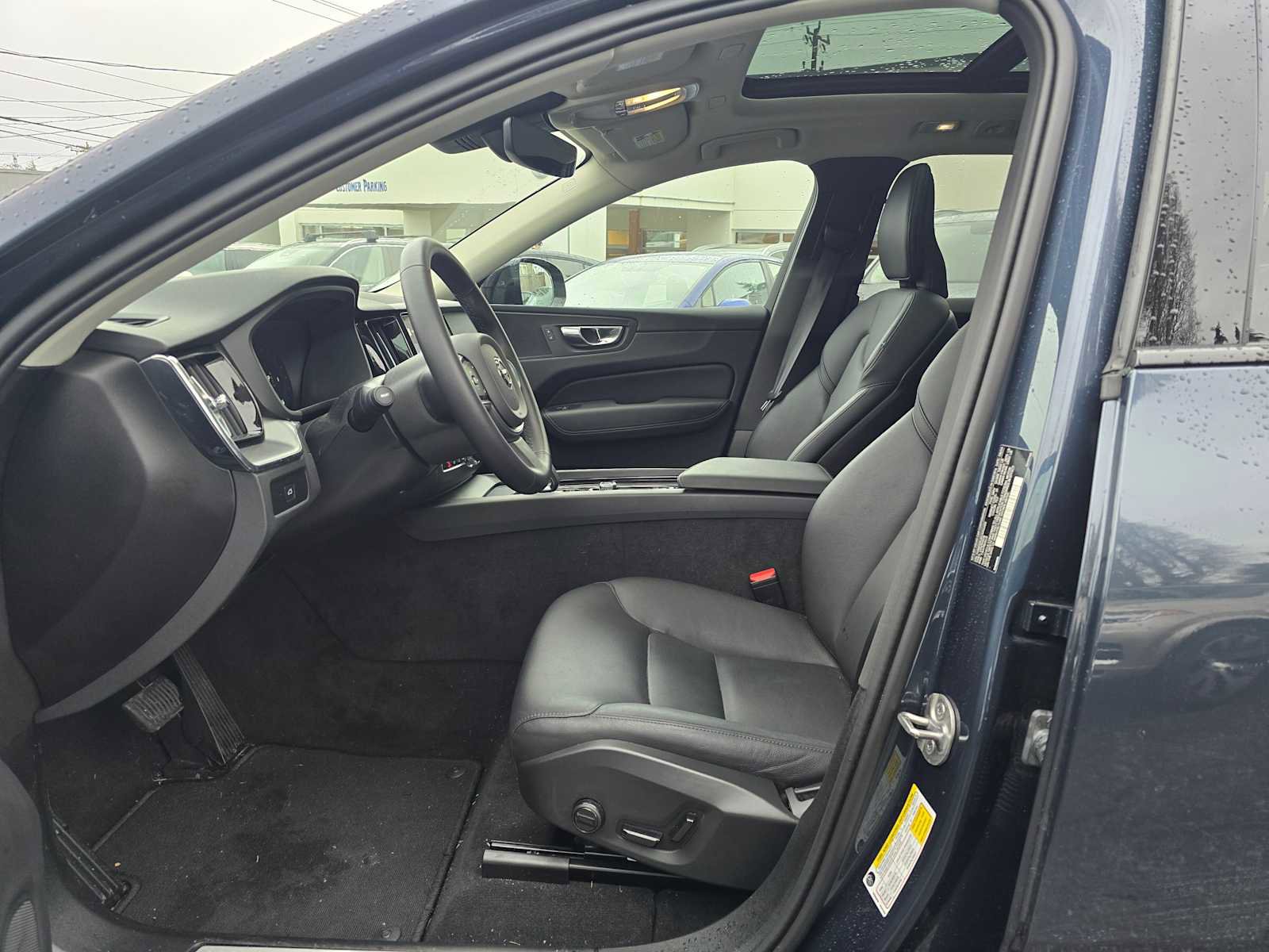 Certified 2025 Volvo XC60 B5 Core w/ Protection Package Premier image 21