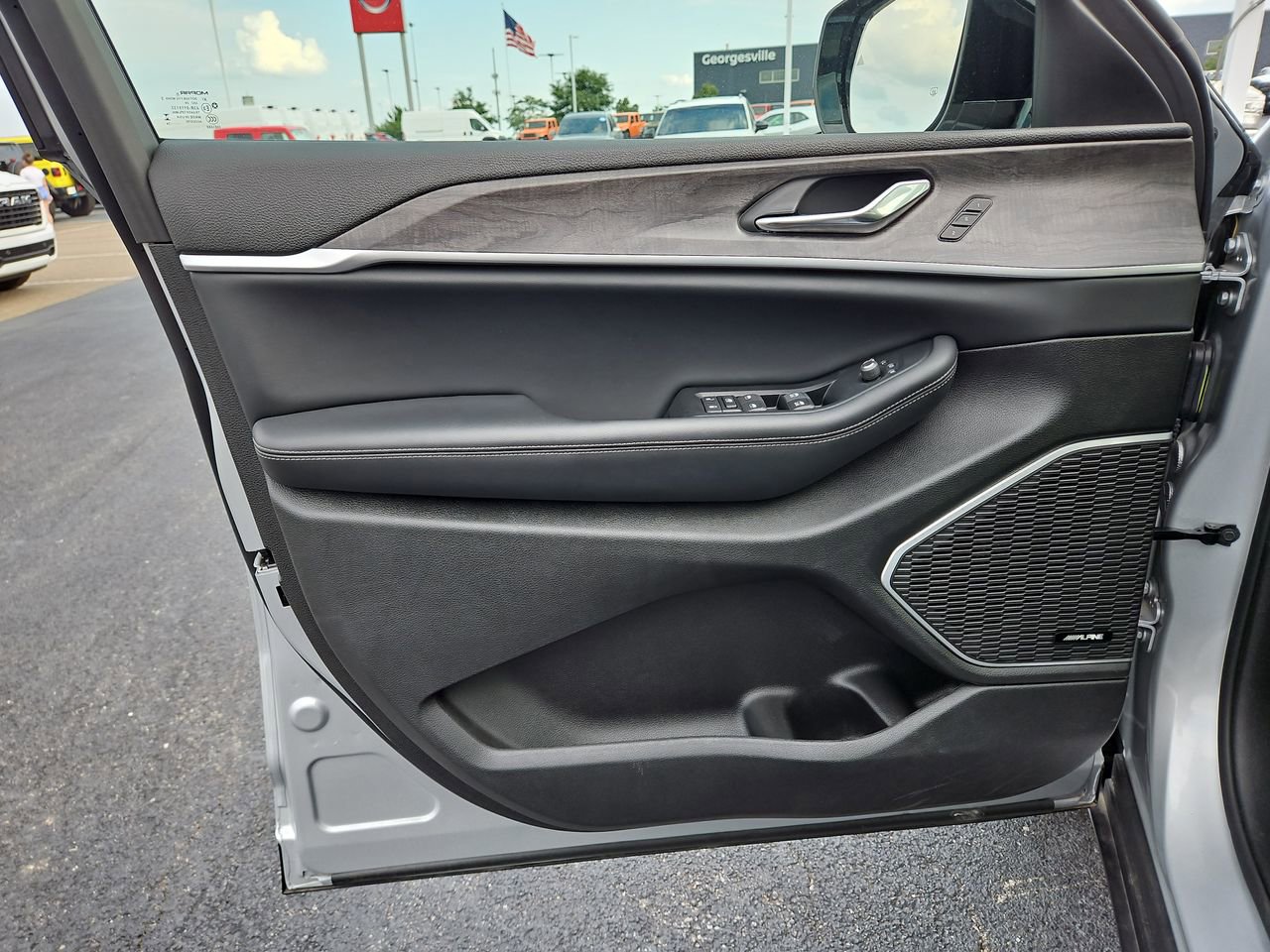 New 2024 Jeep Grand Cherokee Limited 4xe image 22