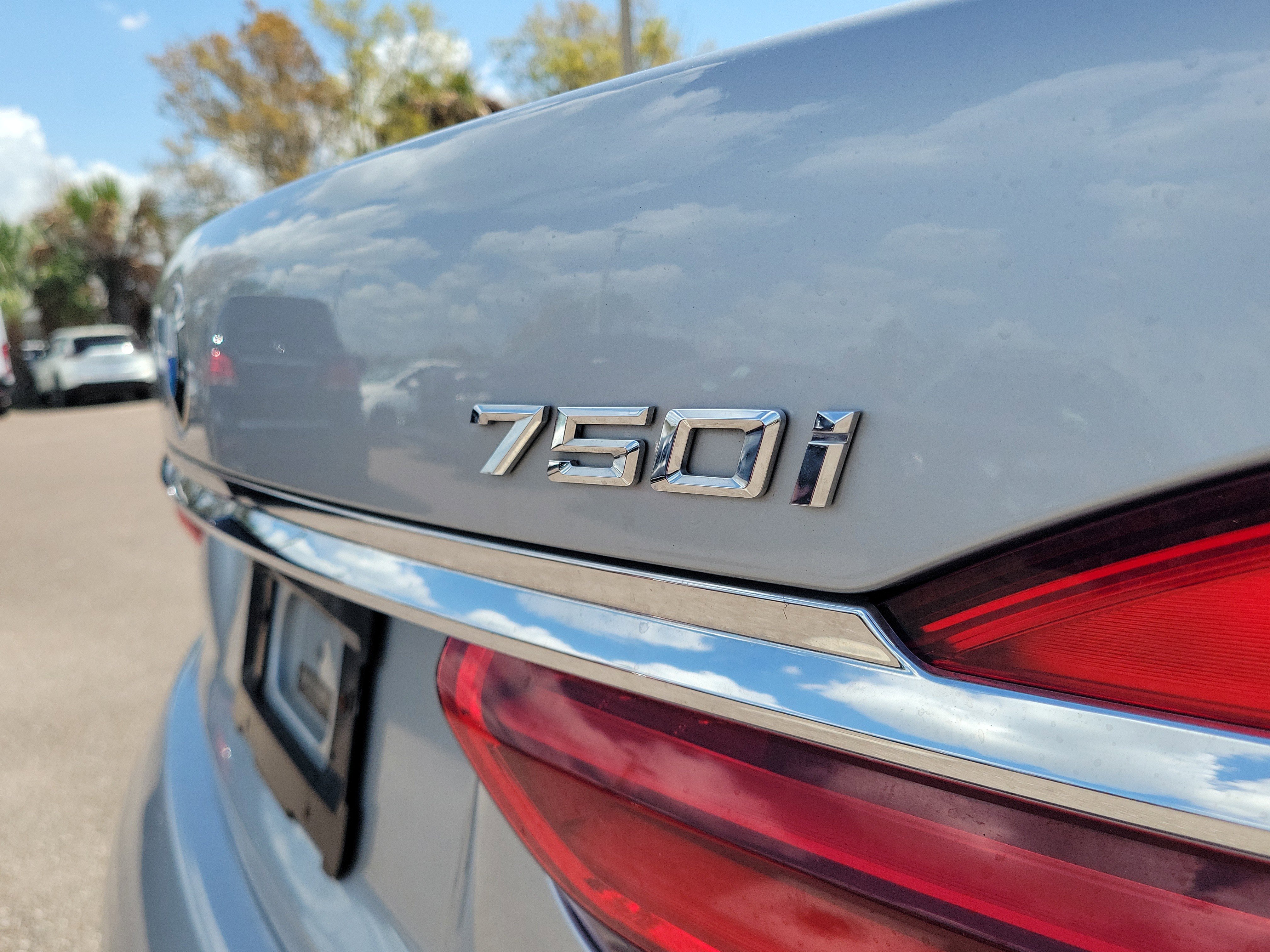 Used 2018 BMW 750i xDrive image 9