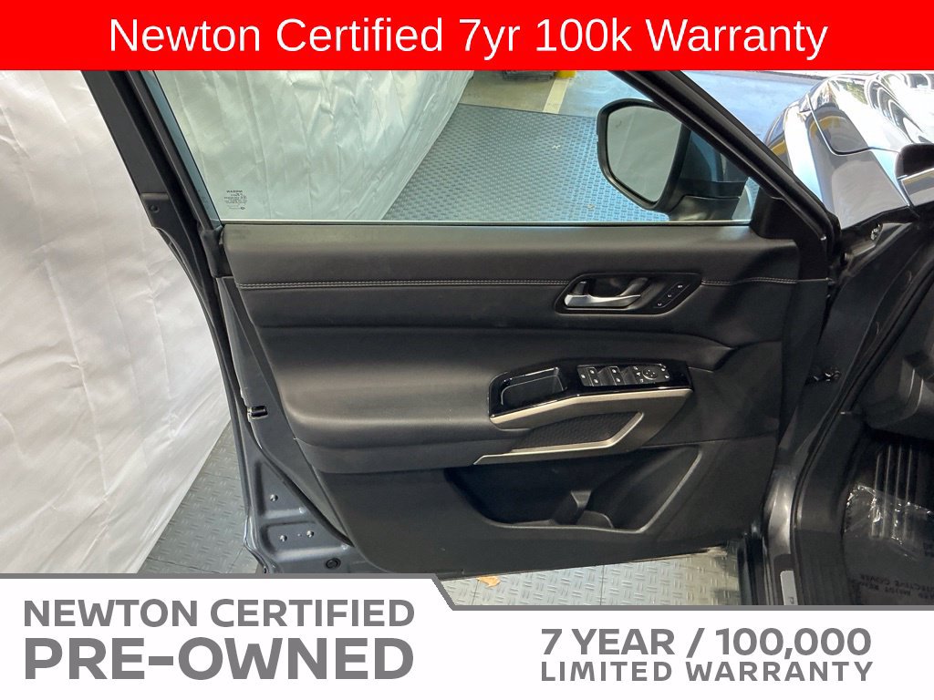 Used 2025 Nissan Pathfinder Platinum w/ Cargo Package FWD image 43