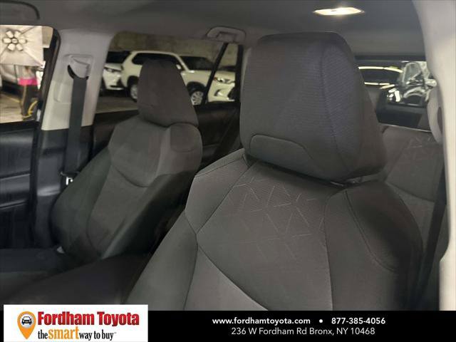 Certified 2025 Toyota RAV4 XLE AWD/4WD image 19