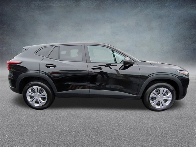 Used 2024 Chevrolet Trax LS image 10