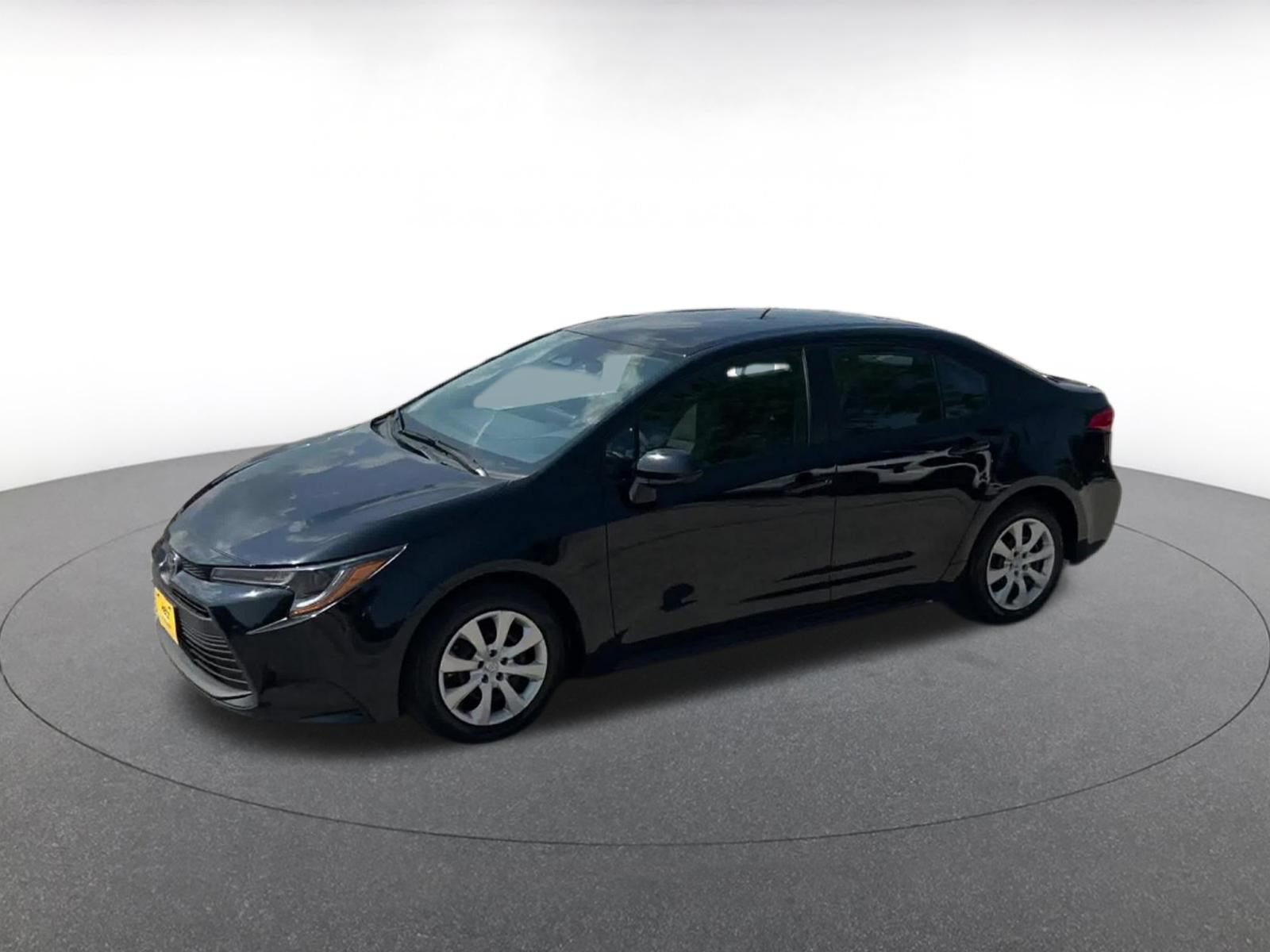 Used 2025 Toyota Corolla LE FWD image 8