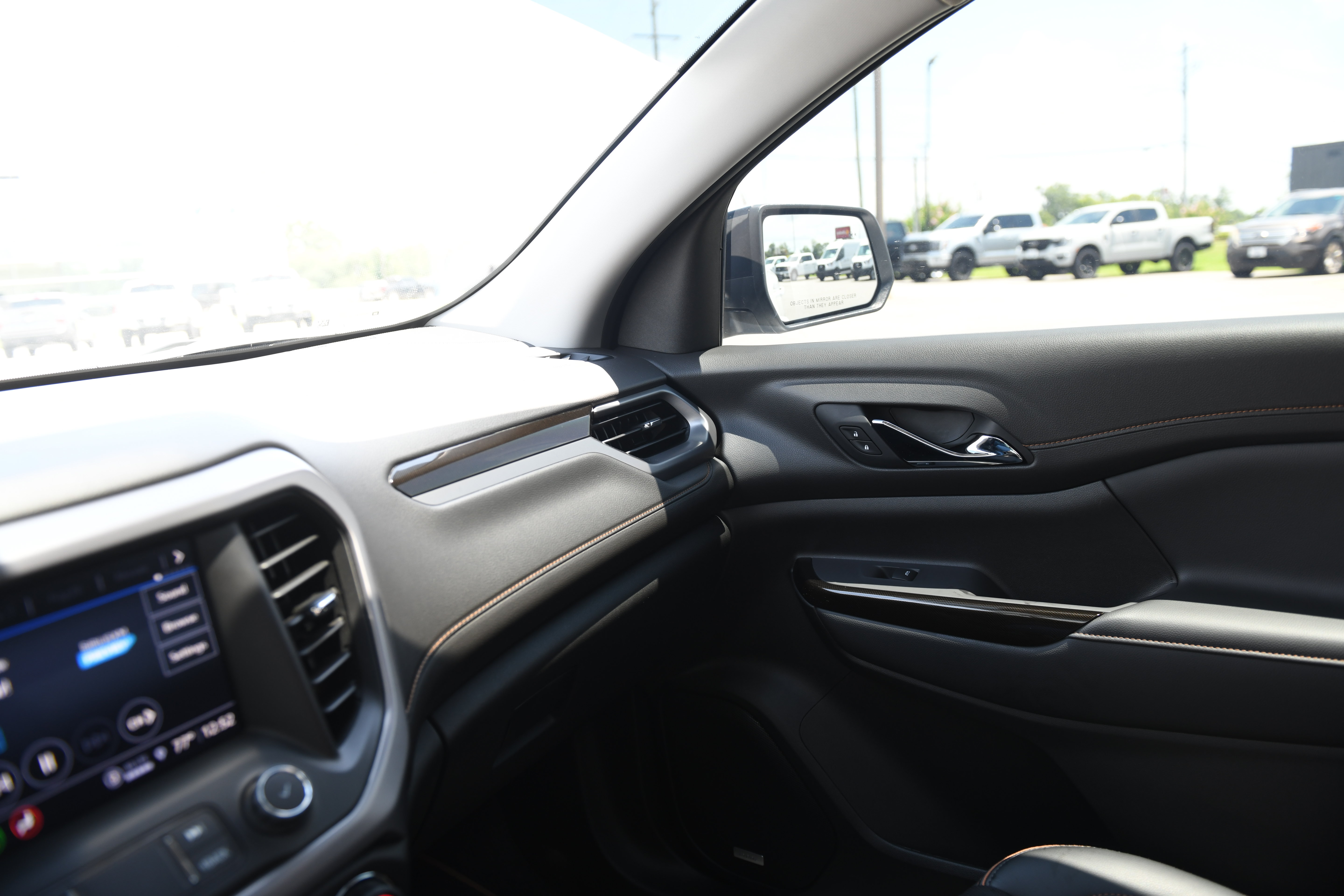 Used 2022 GMC Acadia AT4 w/ Technology Package AWD/4WD image 24