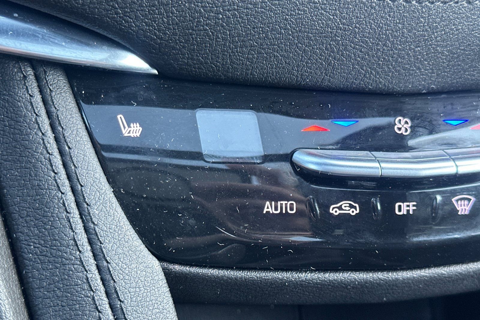 Certified 2024 Cadillac XT5 Premium Luxury FWD image 28