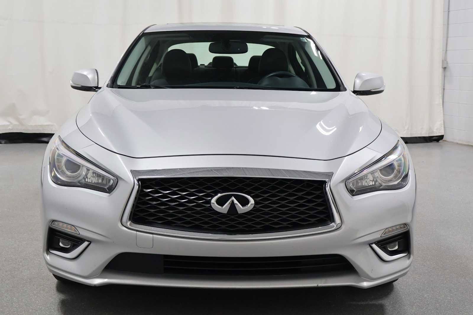 Used 2019 INFINITI Q50 Luxe w/ Essential Package (3.0T Luxe) AWD/4WD image 14