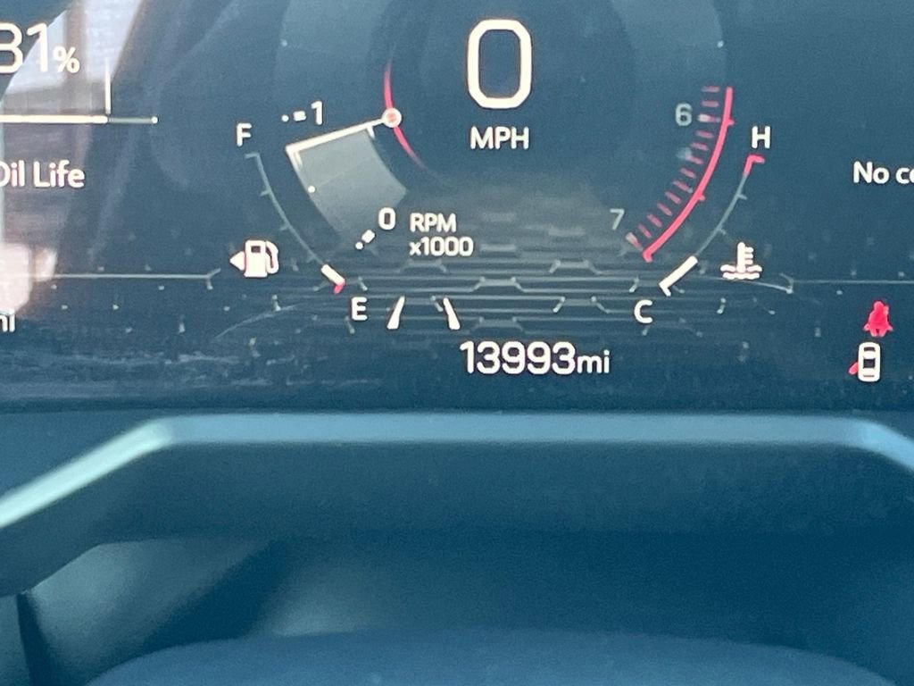 Used 2025 GMC Acadia Elevation image 25