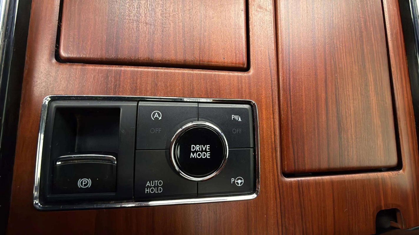 Used 2020 Lincoln Navigator Reserve AWD/4WD image 13