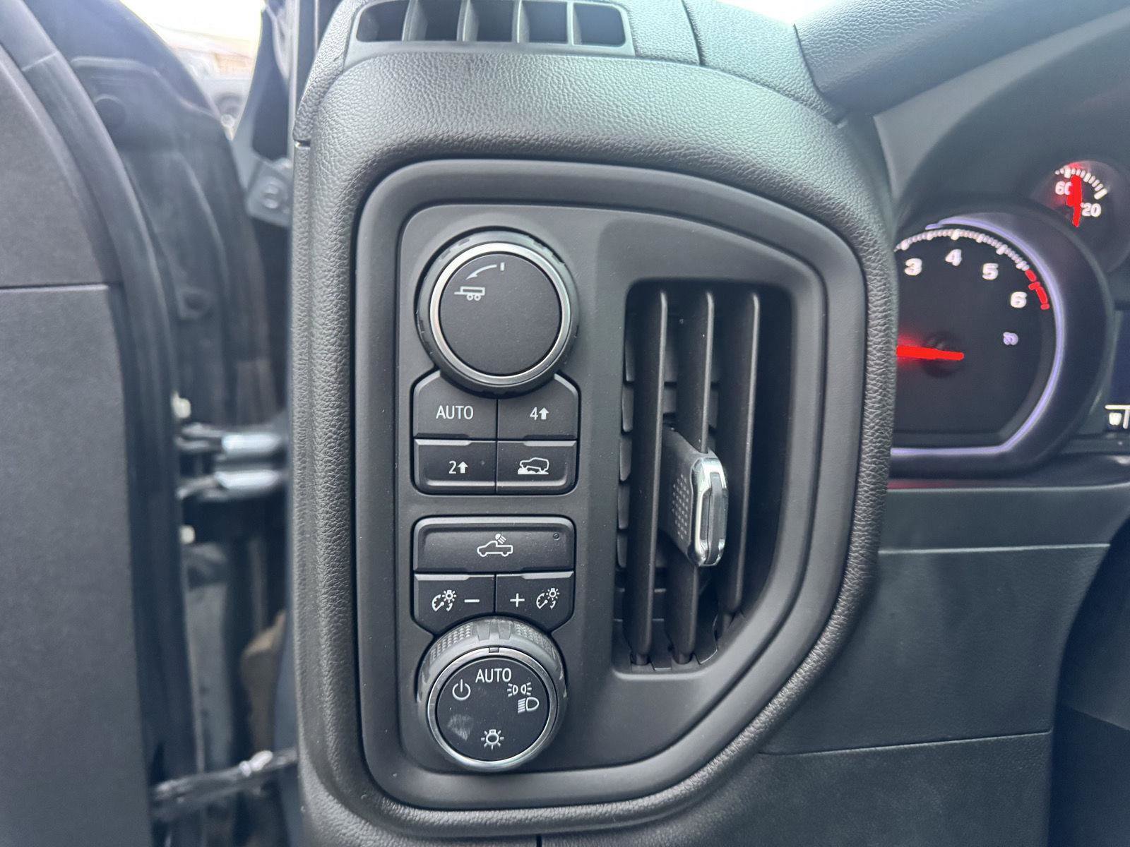 Used 2019 Chevrolet Silverado 1500 Custom image 11