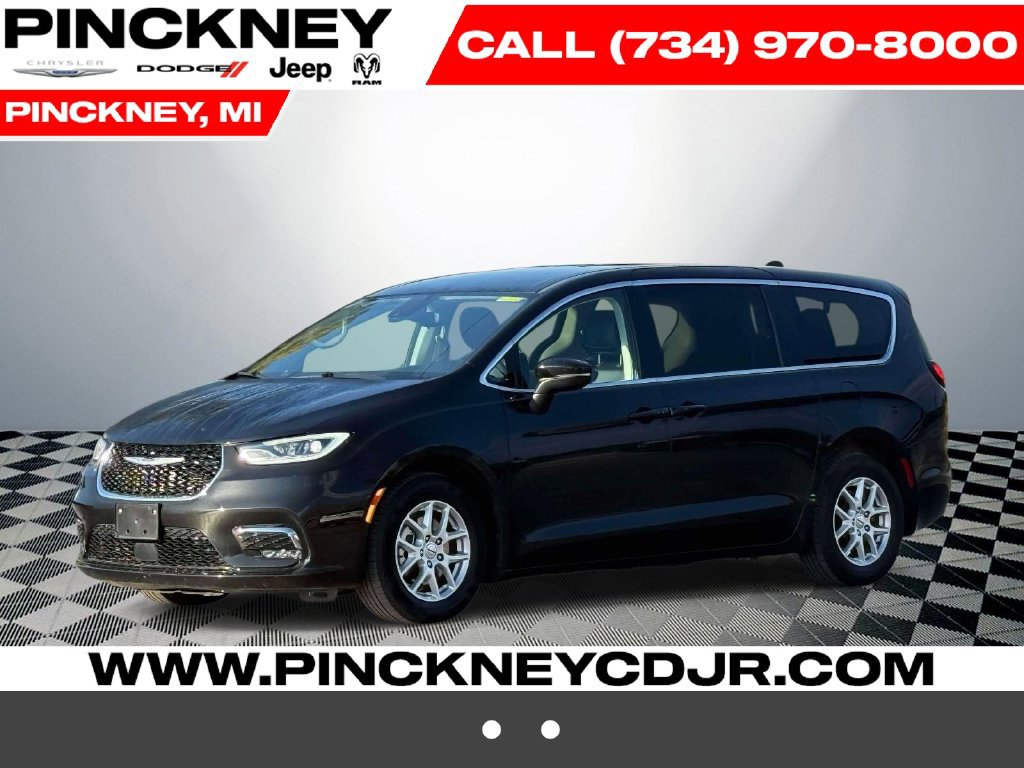 Used 2023 Chrysler Pacifica Touring-L FWD image 1