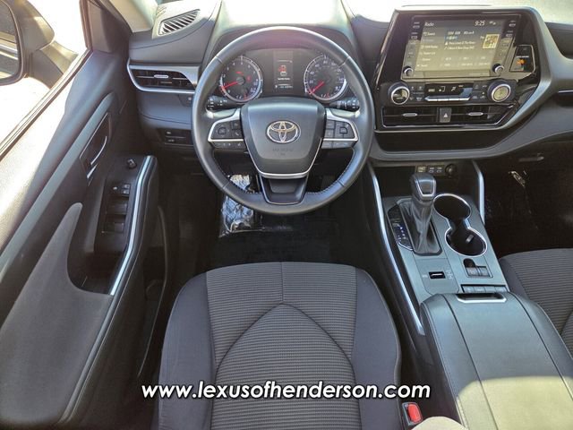 Used 2022 Toyota Highlander LE image 15
