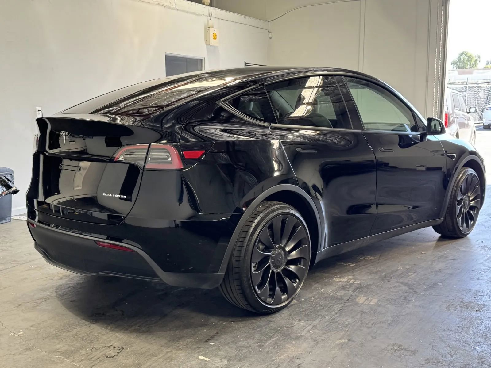 Used 2023 Tesla Model Y Long Range image 4
