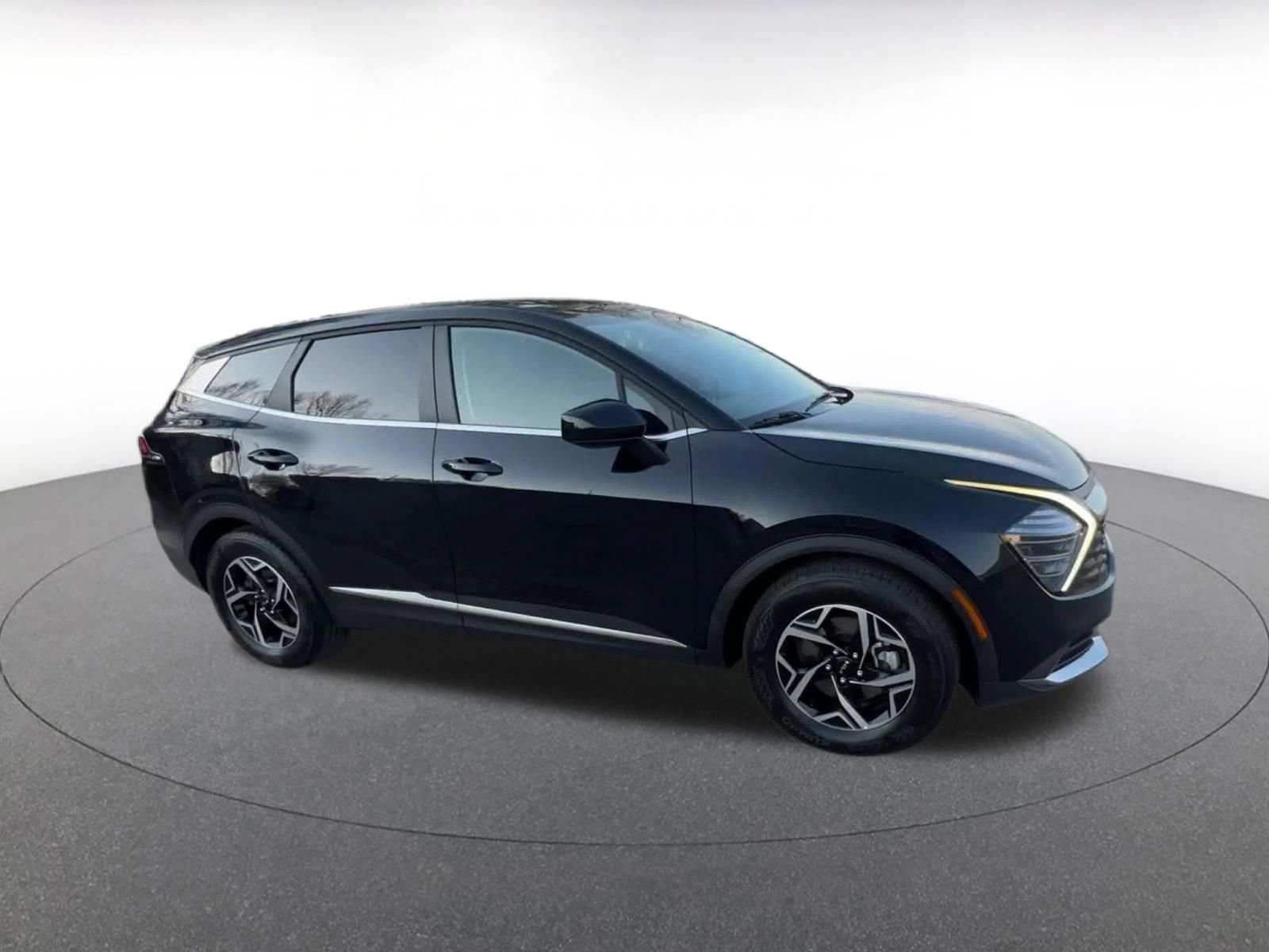 Used 2025 Kia Sportage LX video 2