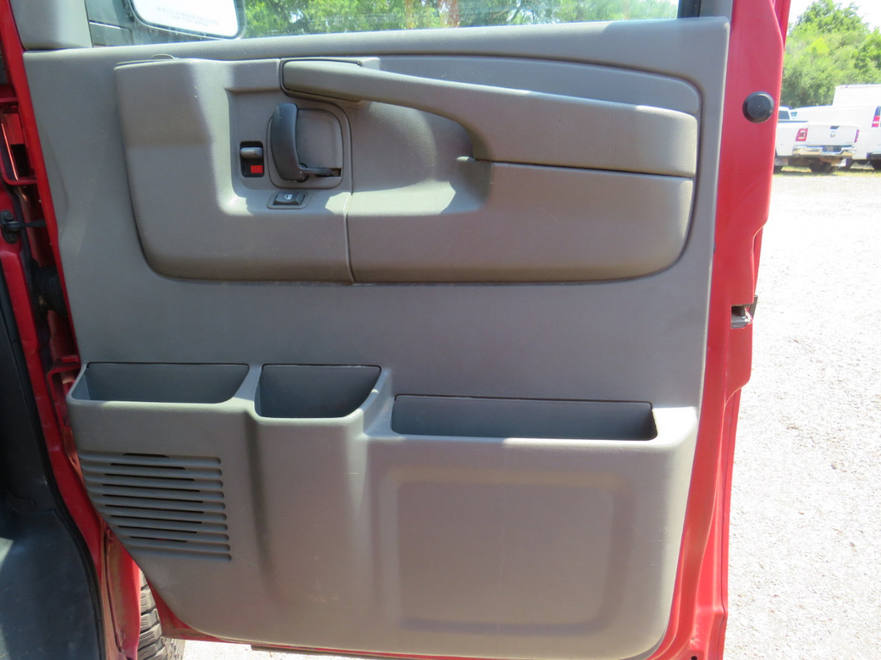 Used 2003 Chevrolet Express 2500 Passenger w/ LS Preferred Equipment Group image 27