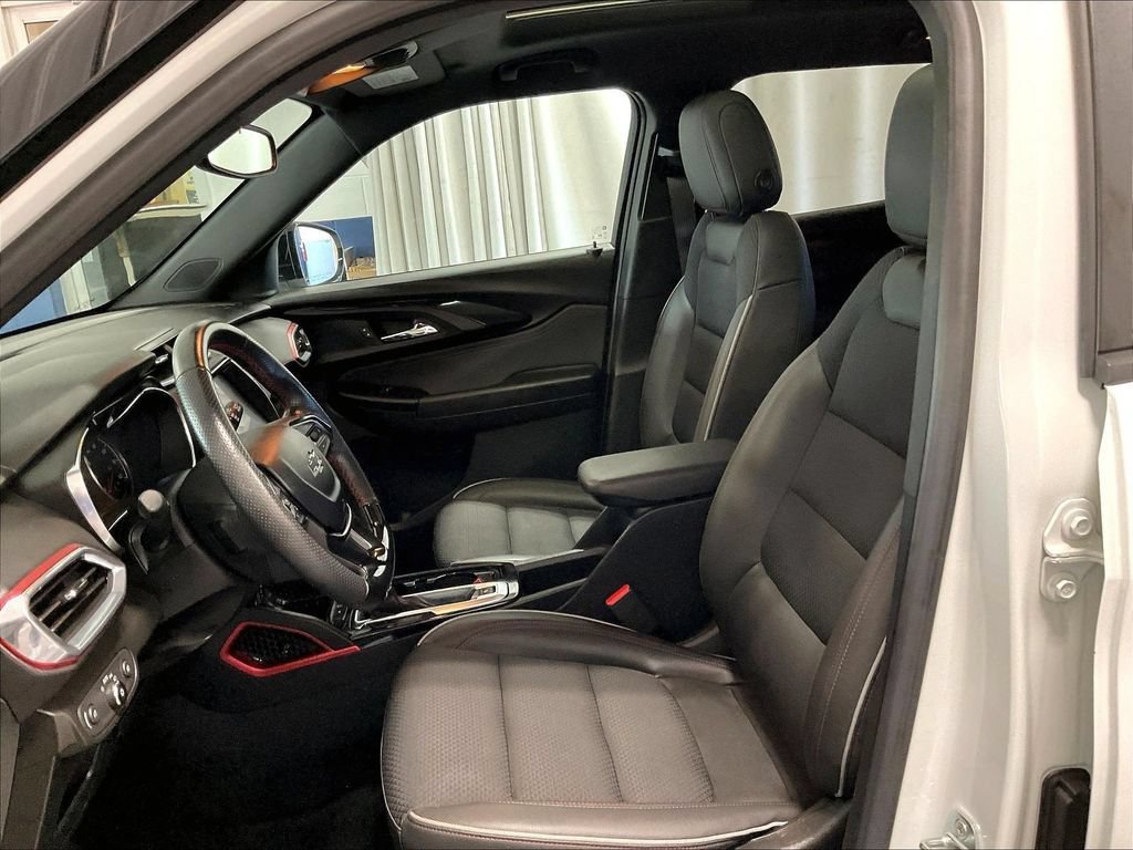 Used 2023 Chevrolet TrailBlazer RS w/ Sun and Liftgate Package AWD/4WD image 10