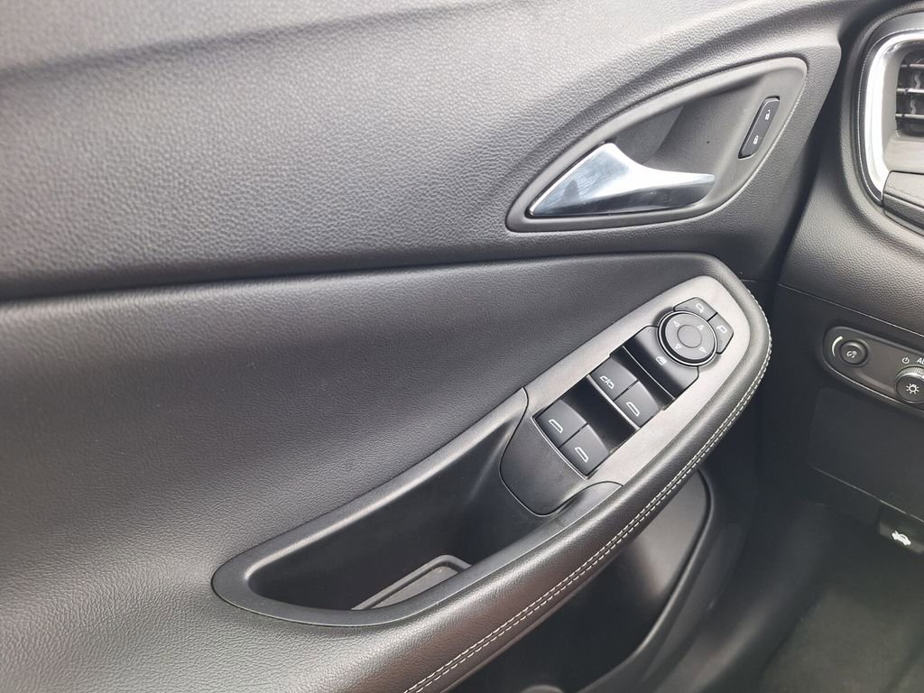Used 2025 Buick Encore GX Preferred image 17