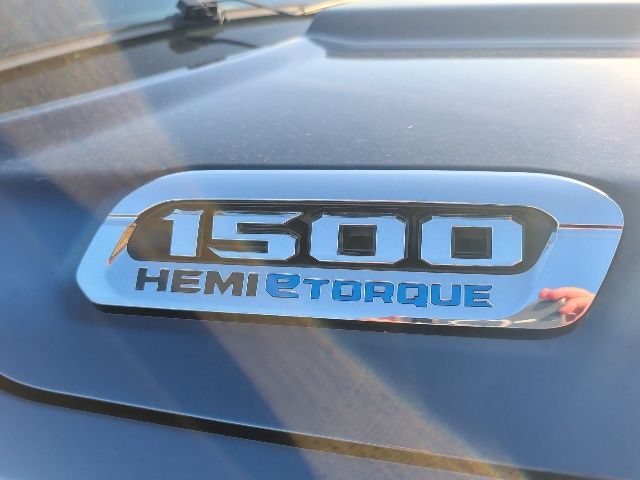 Used 2024 RAM 1500 Laramie AWD/4WD image 9