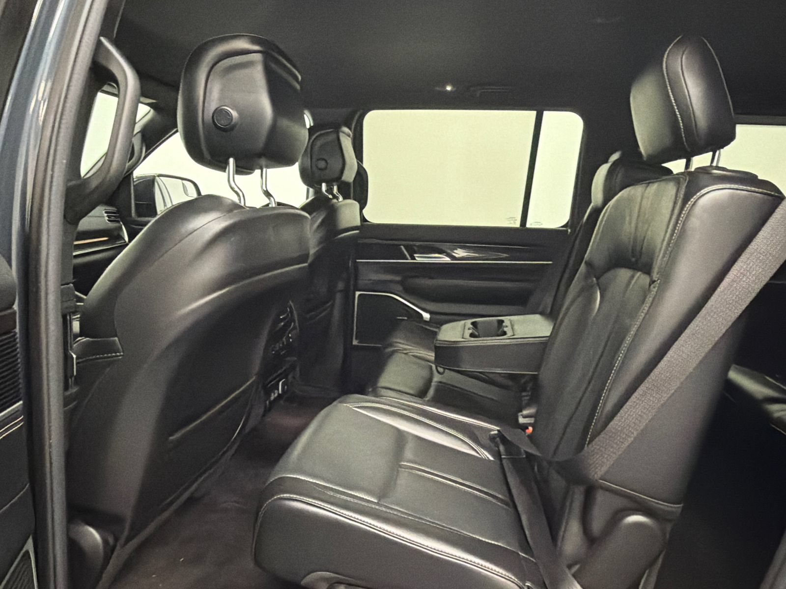 Used 2022 Jeep Wagoneer Series I RWD image 22