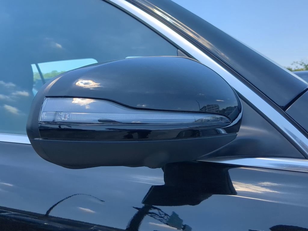 New 2024 Mercedes-Benz GLB 35 AMG 4MATIC image 9