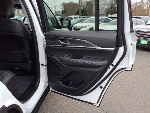 Used 2023 Jeep Grand Cherokee Limited AWD/4WD image 12