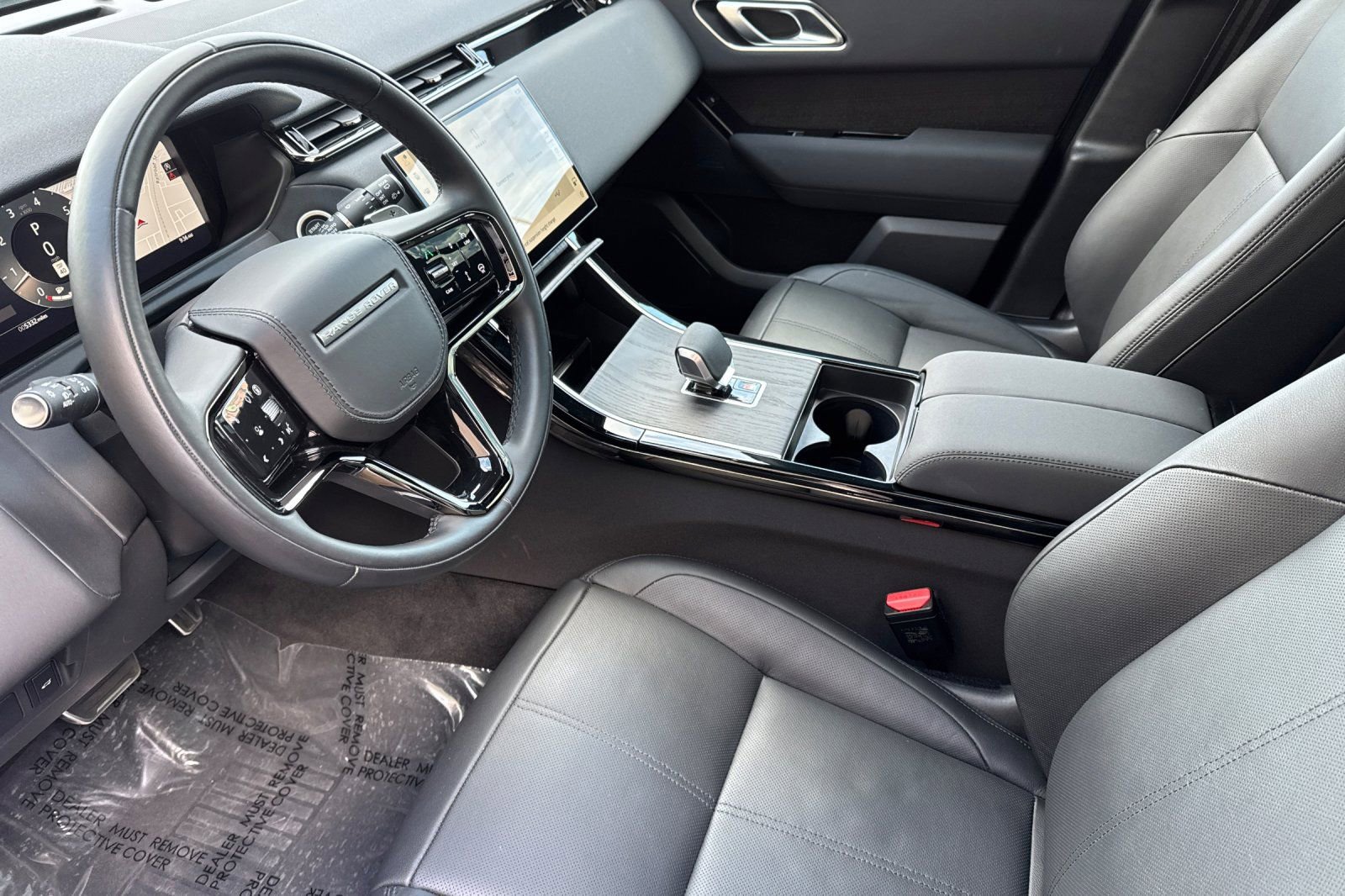 Used 2025 Land Rover Range Rover Velar Dynamic SE image 9