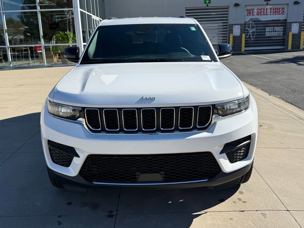 New 2025 Jeep Grand Cherokee Laredo w/ Trailer Tow Package image 5