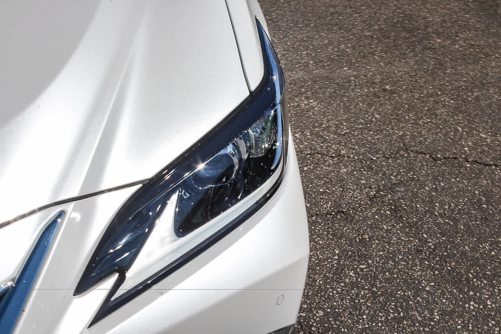 Used 2025 Lexus ES 300h w/ Premium Package FWD image 11