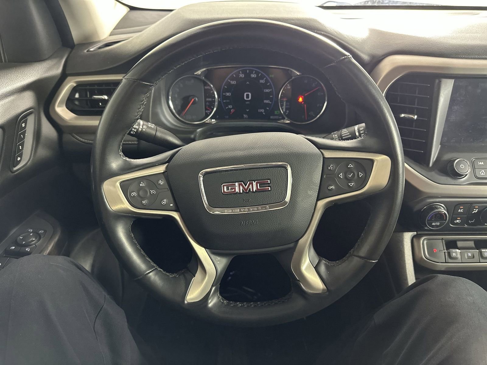 Used 2023 GMC Acadia Denali w/ Black Diamond Edition image 18