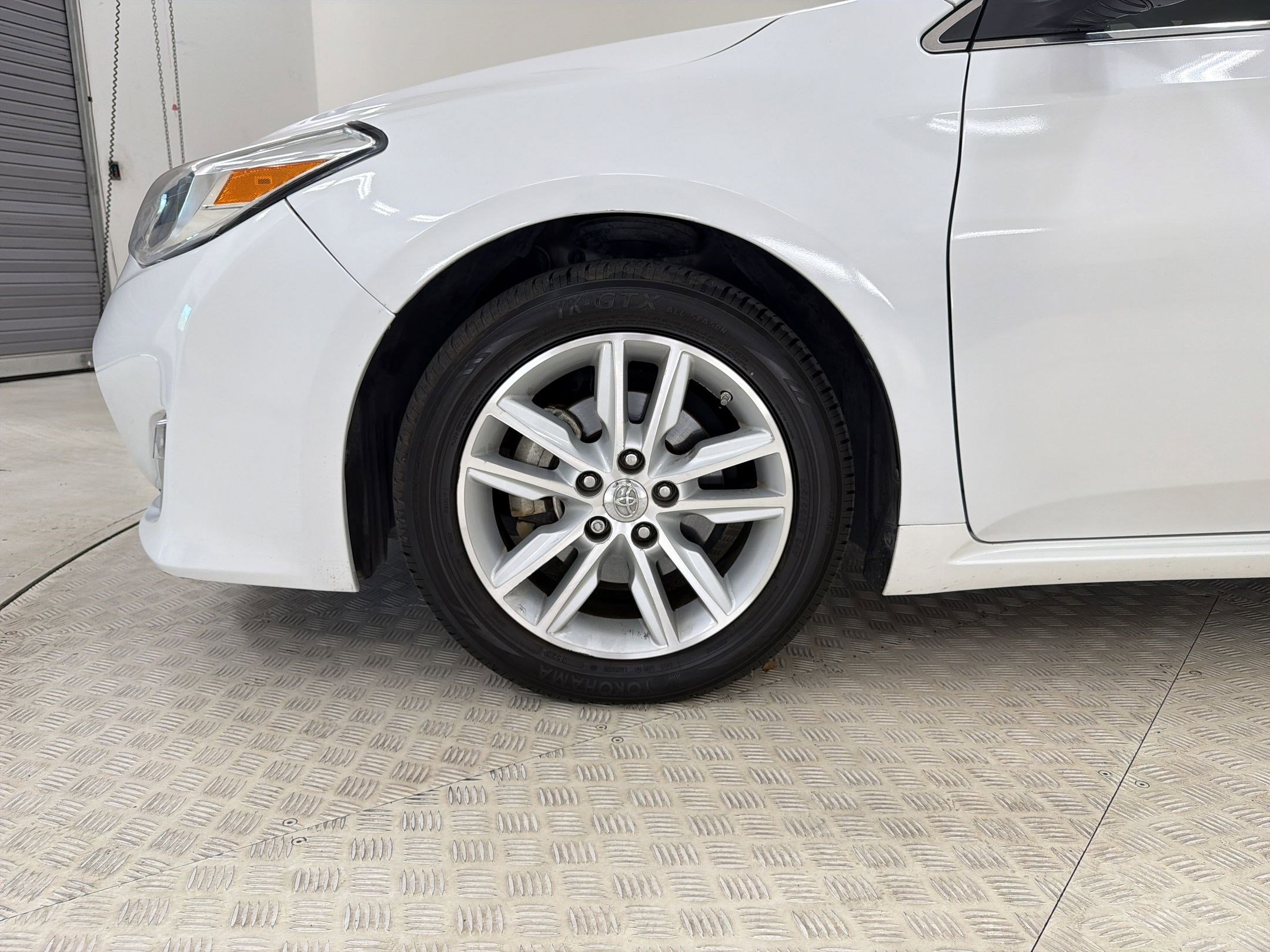 Used 2015 Toyota Avalon XLE image 11