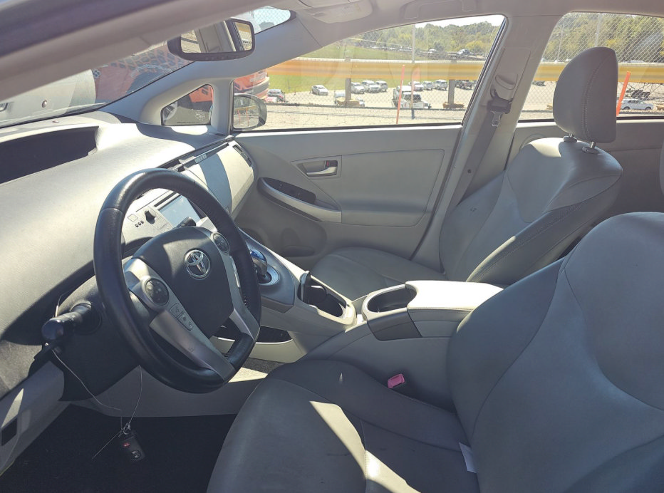 Used 2013 Toyota Prius Four FWD image 15