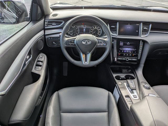 Used 2025 INFINITI QX50 Pure AWD/4WD image 17