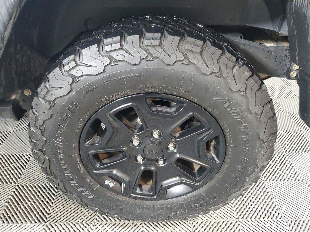 Used 2015 Jeep Wrangler Sport AWD/4WD image 9
