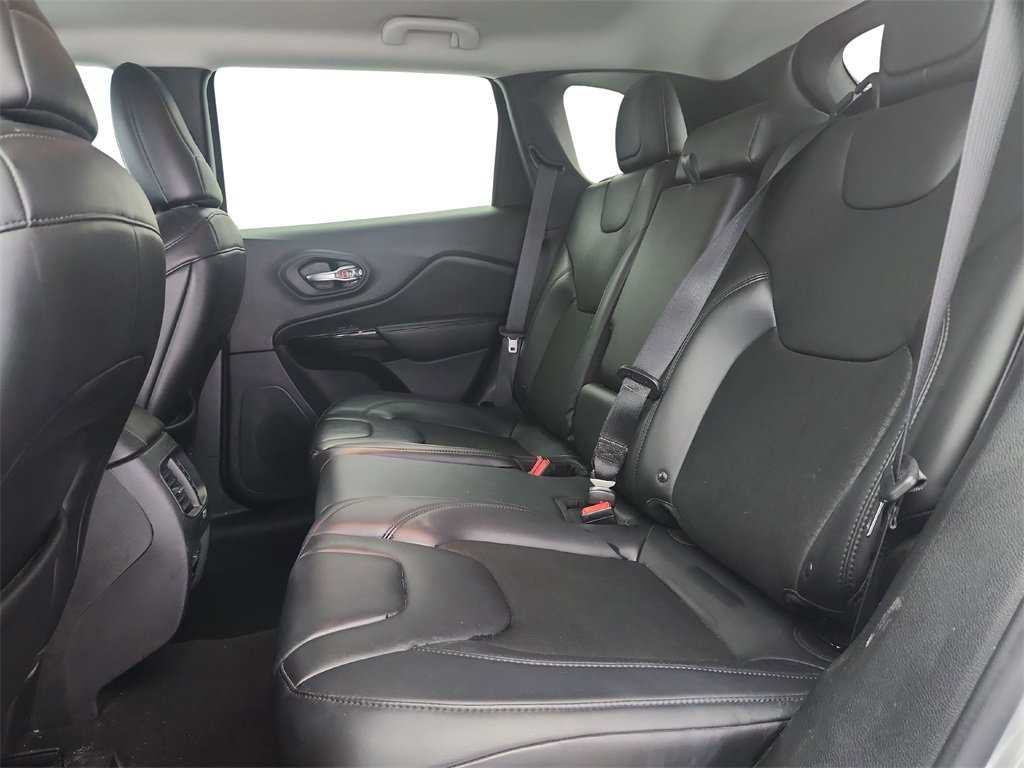 Used 2019 Jeep Cherokee Latitude Plus image 21