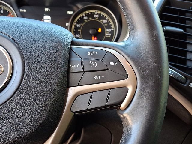 Used 2016 Jeep Cherokee Limited AWD/4WD image 24
