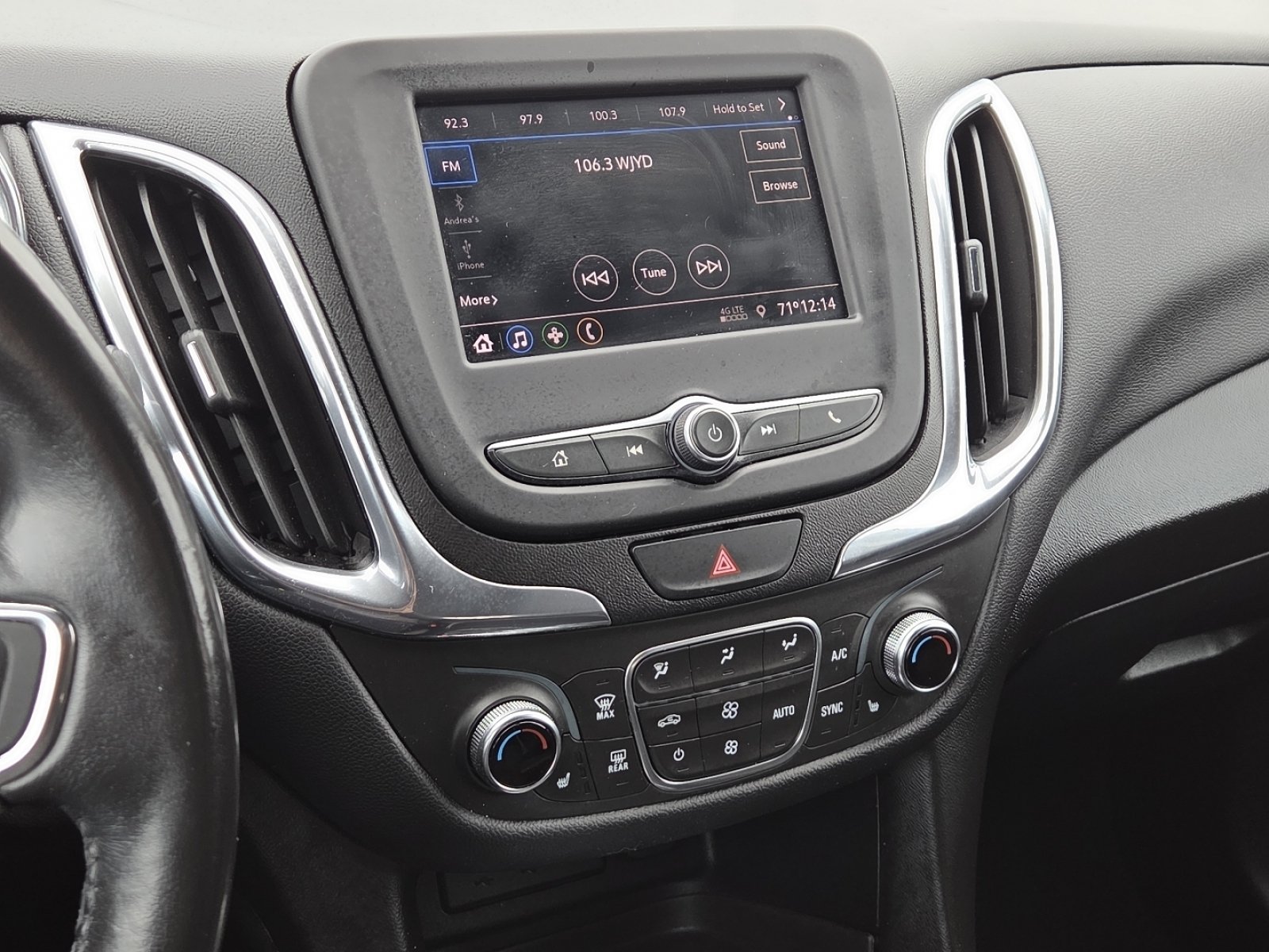 Used 2020 Chevrolet Equinox LT FWD image 27
