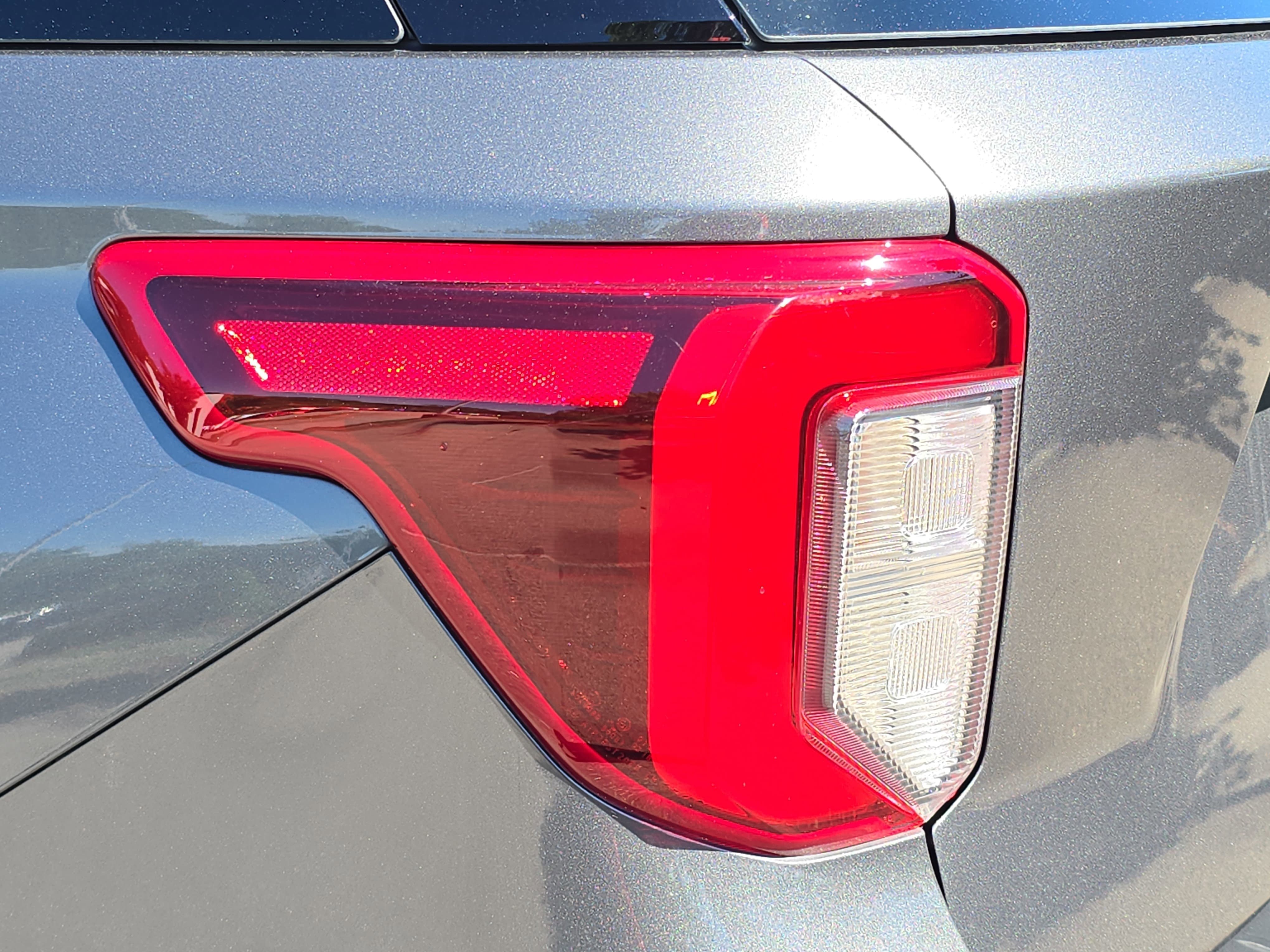 Used 2023 Ford Explorer ST-Line AWD/4WD image 35