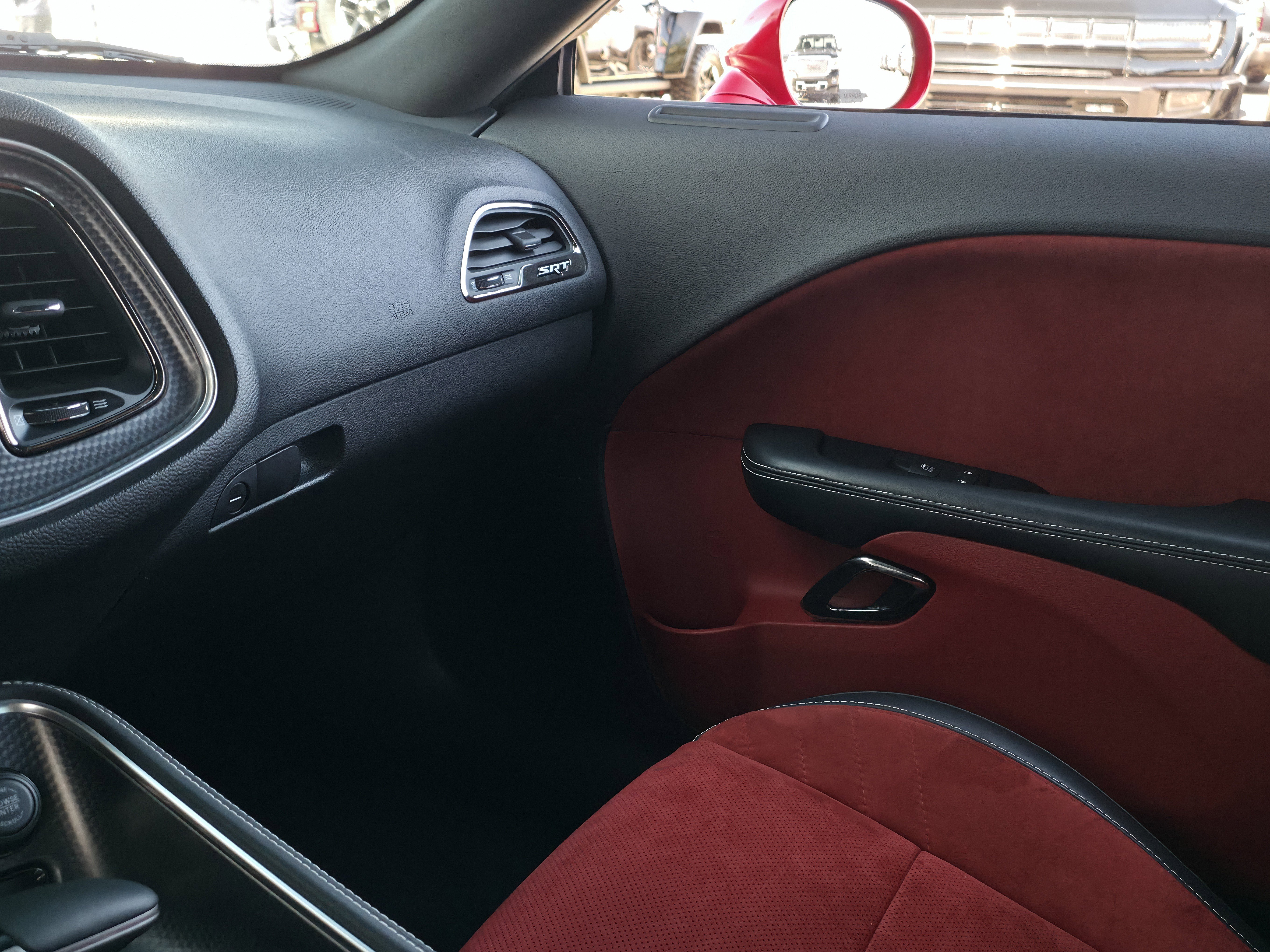 Used 2015 Dodge Challenger SRT Hellcat image 28