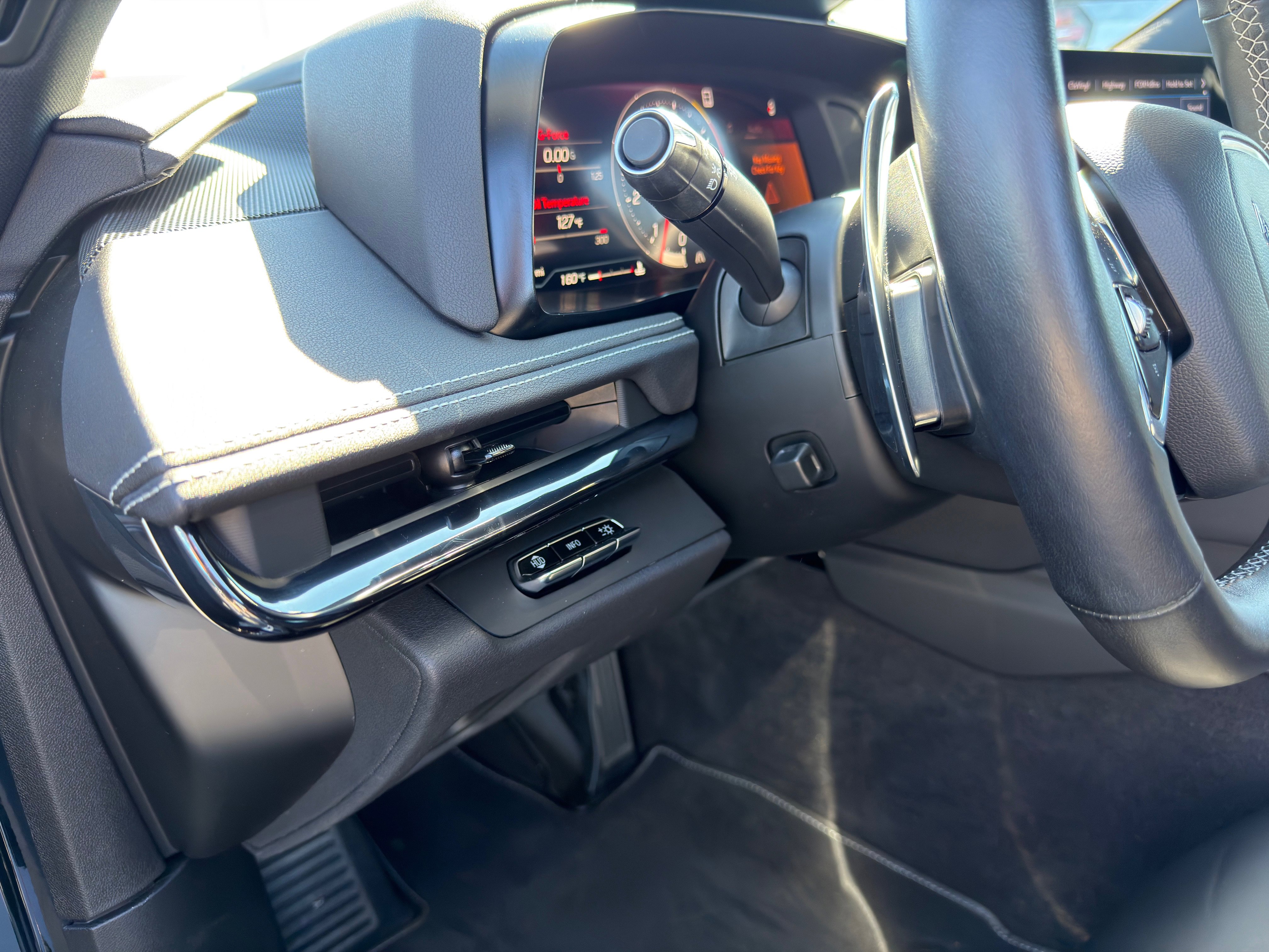 Used 2023 Chevrolet Corvette 2LT w/ Z51 Performance Package image 22