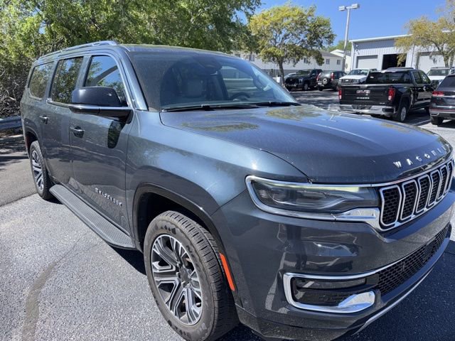 Used 2023 Jeep Wagoneer L Series II image 3