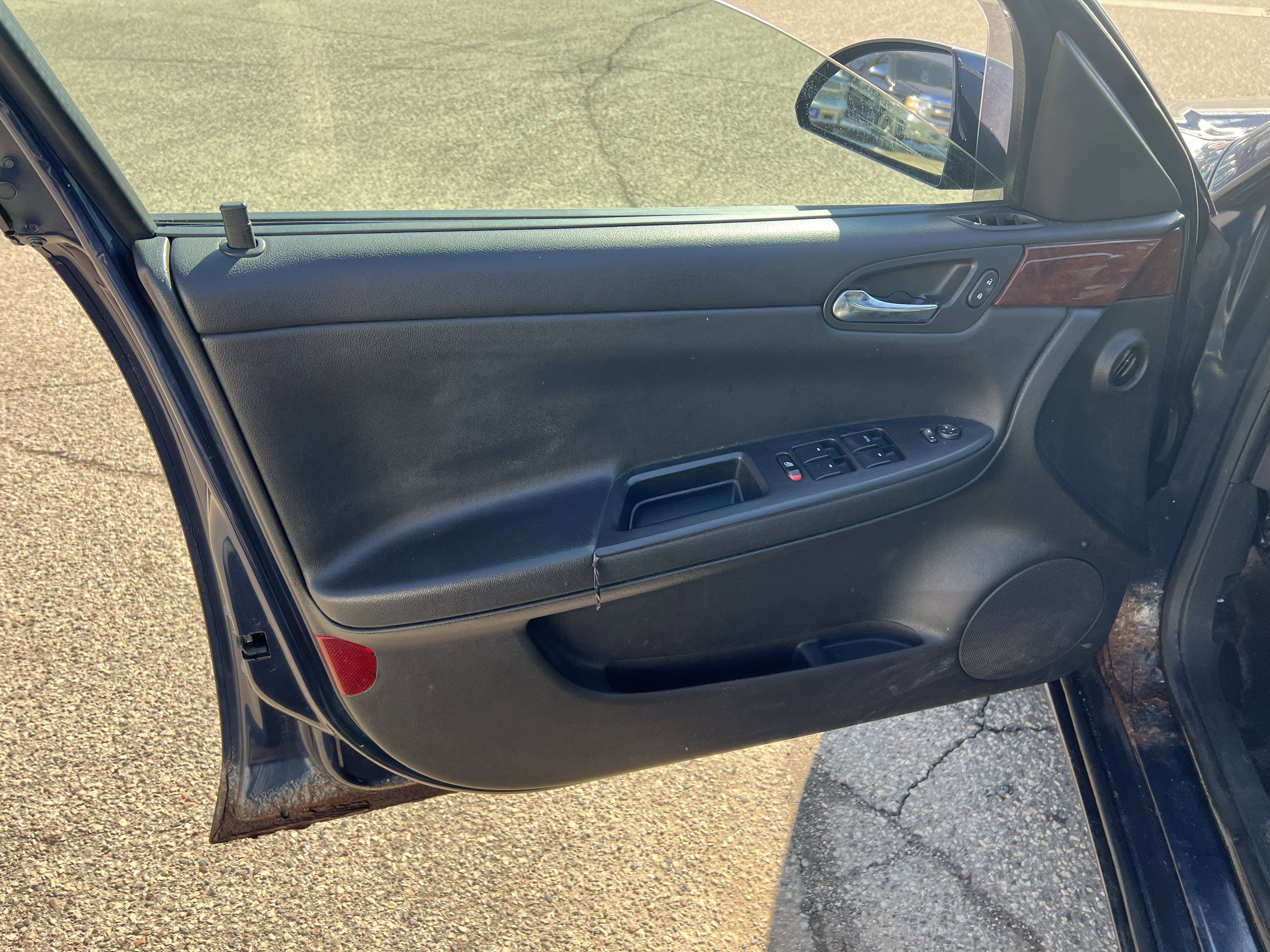 Used 2008 Chevrolet Impala LT image 14