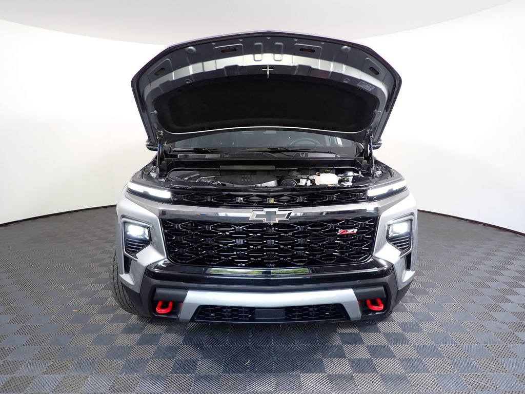 Used 2025 Chevrolet Traverse Z71 AWD/4WD image 38
